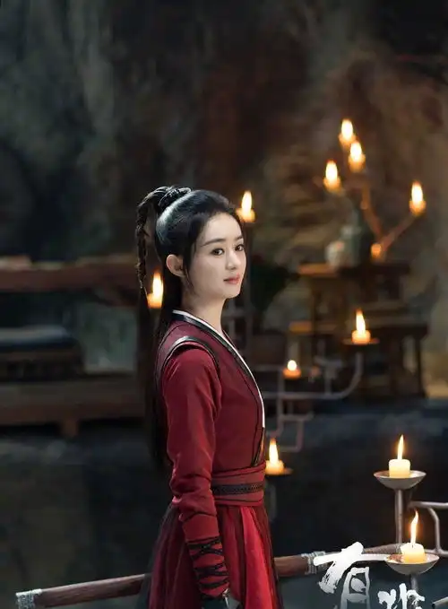 赵丽颖的脸是上帝亲手打造的吧当她穿上校花服后,说她18岁我都信
