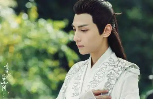 今年走红的三个男二,两个分别是唐嫣热巴的朋友,最后一个有点虐