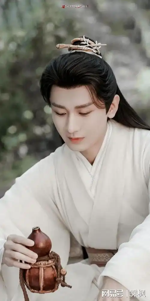 莲花楼李莲花是属于精致穷
