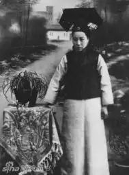 末代皇帝溥仪和他的妻妾弟妹
