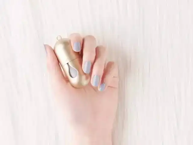 好物抹上这些颜色的指甲油,特别显高级
