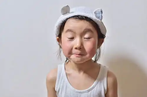 日本妈妈偷拍女儿1000张丑照,网友真是晒娃界的泥石流