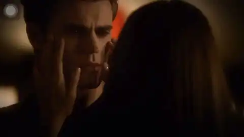 吸血鬼日记第一季vampiredairy斯蒂凡埃琳娜甜蜜合集不会只有我磕这对cp吧
