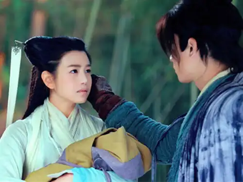 2位小龙女齐悼念金庸,武侠三剑客都走了,不过儿子回应让人欣慰