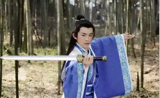 千玺晒剧思美人,何炅有一种老师叫易祥千玺