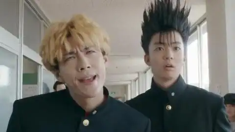 我是大哥大三桥是一名在校生,他的梦想是成为学校大哥大