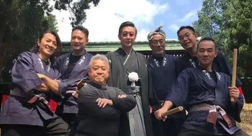 豆瓣评分5.5,猫眼却将近9分,这部情怀电影真的卖情怀了吗
