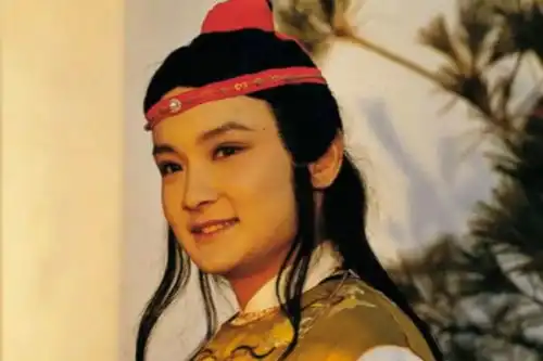 黛玉死后,贾宝玉为啥要去给她守墓你看通灵玉是啥竟真有此石