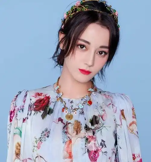 迪丽热巴的新电影来袭,男主太帅了,网友两人终于要合作了
