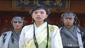 倚天屠龙记贾静雯的造型离不开山茶花点缀,真是细节见浪漫