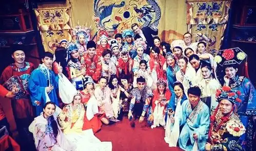 钟丽缇办京剧生日party
