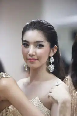 泰国变性选美大赛白灵妖娆助阵