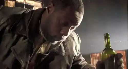 女子将情人藏于阁楼十余年,直到丈夫察觉烟酒无故消失才发现被绿
