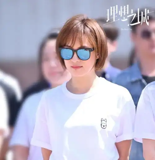 孙俪晒理想之城剧照,看到第一张是谁,争番位的流量被打脸了