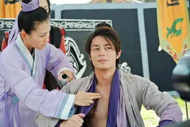 包文婧笑傲江湖亲密戏遭调侃
