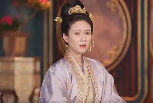 与凤行全是熟人局,6演员和赵丽颖二搭,这7位演员已经3搭
