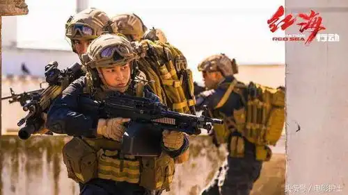 上映2天票房破2.4亿,军旅大片口碑爆表,又一部战狼2诞生了
