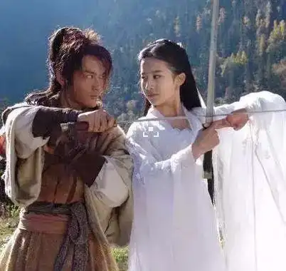 金庸行走在消逝中