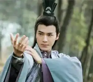 万年男配茅子俊,跑着追也赶不上的秋天,终于大火了
