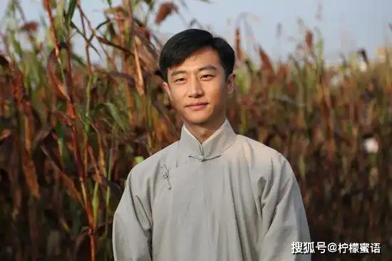黄轩国民初恋为何总是爱而不得
