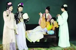 红楼制片百万元拍1集不够用非随意造型