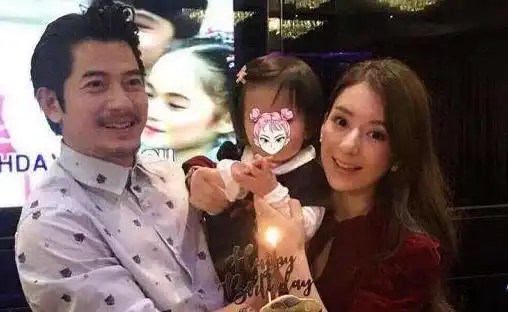 郭富城比丈母娘还大4岁,两人照片曝光,站在一起相貌悬殊太大
