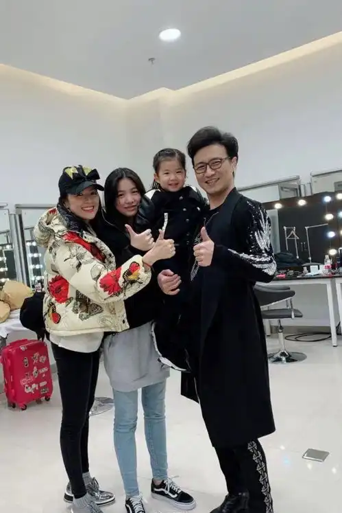 汪峰为女儿醒醒过生日发感性文,父爱爆棚,原来醒醒的最爱是它
