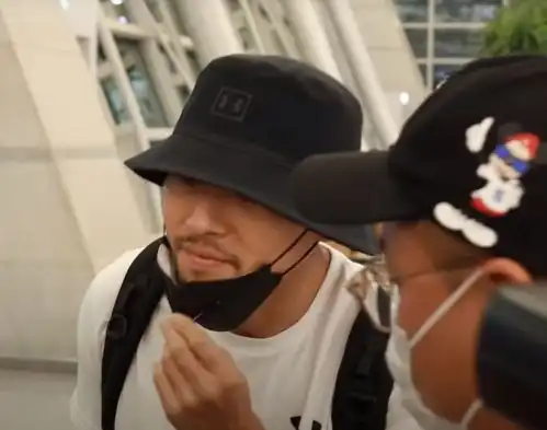 玄彬有望演机密同盟2玄彬新造型和爱的迫降差好多,粉丝以为是祖父吓翻
