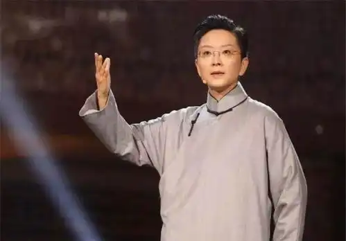 瑜老板不离京剧太远,不离娱乐太近
