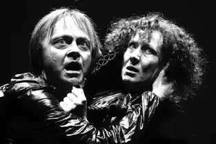 化妆间的莎神镜中的哈姆雷特
