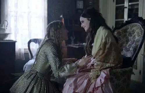 小妇人古典美男气息被完美散发的温馨小品
