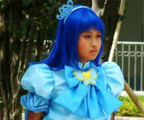 巴啦啦小魔仙12年,小蓝成导演没啥,而她俩搭档胡一天拍戏