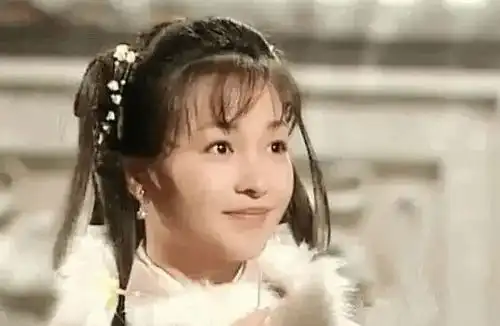 满脸写着甜,早期香港电视剧女演员,俏皮灵动,美得千姿百态