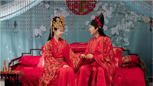赘婿出新剧照,郭麒麟宋轶结婚照好甜蜜,剧集或改编成喜剧
