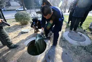 北京执法人员封死住人井蜗居人搬离