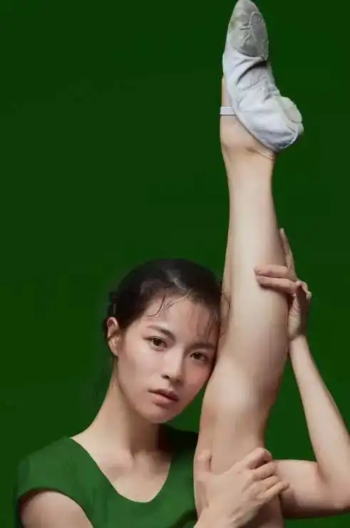 章子怡丢掉的高级感被钟楚曦找回来了
