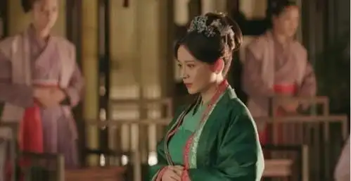 知否中的细节盛家女儿出嫁时嫁衣颜色各不相同,究竟为何