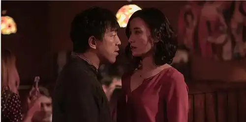 影帝黄渤携手小品演员小沈阳,誓破战狼2记录吴京慌了
