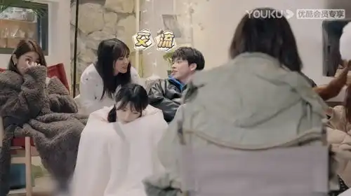 怦然心动20岁许杰为再现迷惑发言,朱非儿听完,脑袋嗡嗡的