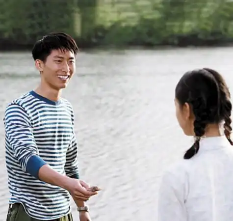 何鸿燊最美女儿携手窦骁,十指相扣送赌王,被认可好事将近