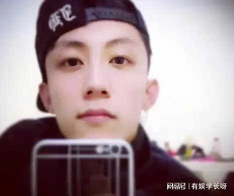 黄景瑜16岁辍学打工,半路出道红透半边天,从不在父母面前流泪
