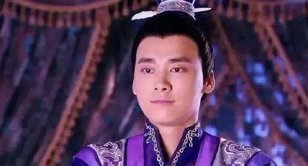 王一博李易峰陈伟霆乔振宇朱亚文,古装造型首看相貌短板
