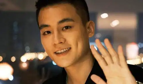 17岁送外卖,21岁因快男而火,百亿欧豪是如何上位的