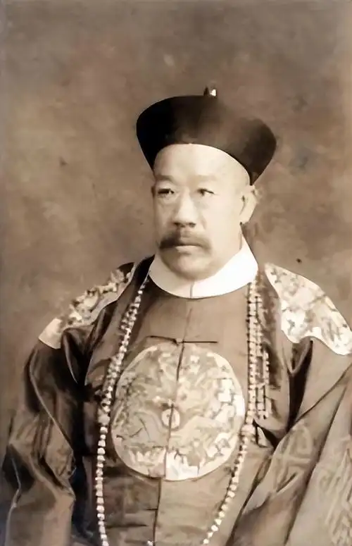 他将38个儿女送国外,临终告诫不准回中国效力,一女儿臭名昭著