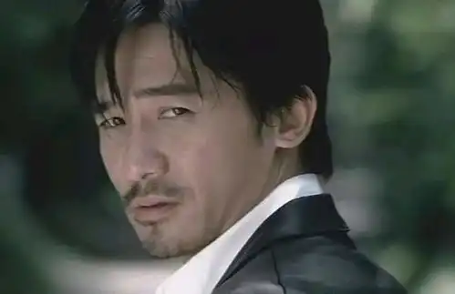 梁朝伟纪录片内容曝光不社恐,与刘嘉玲分居已久,与星爷还联系
