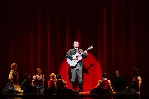 百老汇原版音乐剧音乐之声昨在沪首演,将持续上演23场
