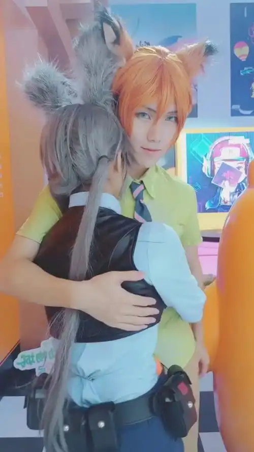 cosplay机缘巧合的又一次出疯狂动物城啦
