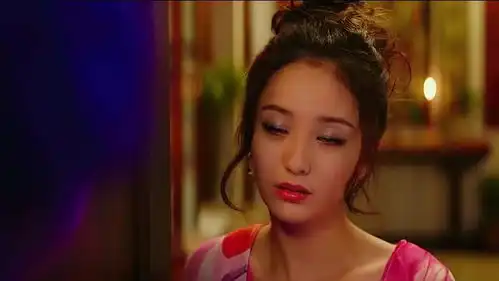 唐人街探案小沈阳半夜领两个大汉敲佟丽娅的门,听到这句话,佟丽娅赶紧拉他们进屋