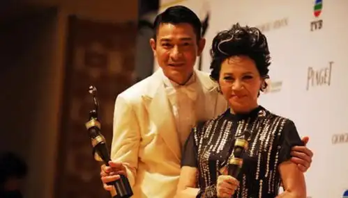 刘德华的清醒,撕开了多少流量明星的遮羞布