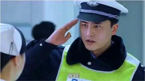 急诊科医生护士送给警察口罩,小举动太温暖人心,正能量爆棚